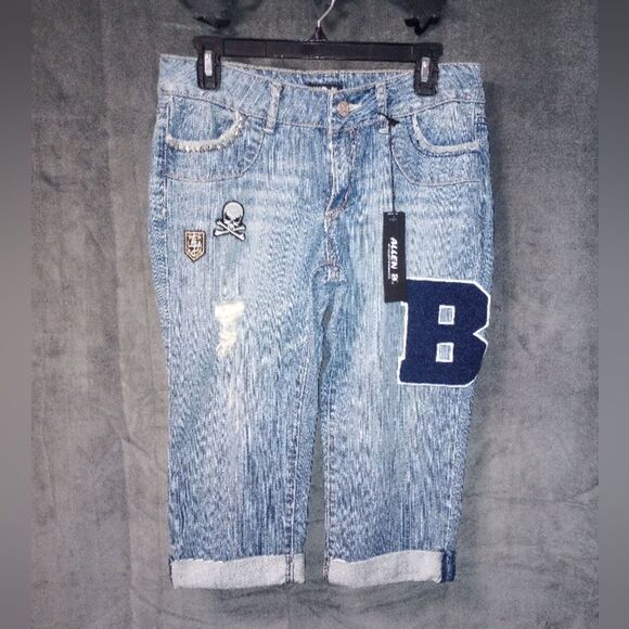 Allen B by Allen Schwartz Jean Capris with Applique Patches Size 8 NWT - Picture 1 of 12